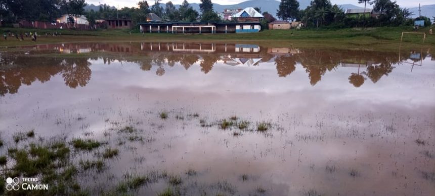 le stade Mafundwe en inondation, Photo de Julien Bahindwa